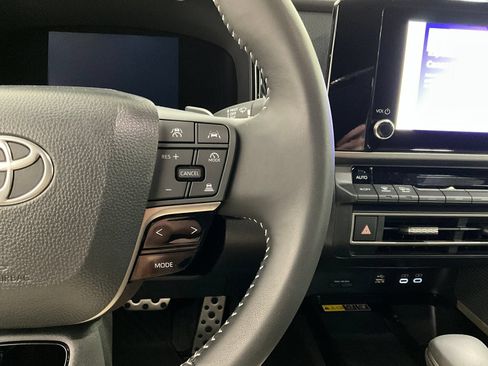 Used 2026 Toyota Camry SE FWD image 19