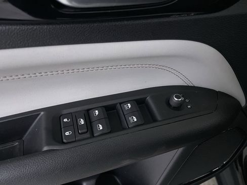 Used 2022 Jeep Compass Limited image 11