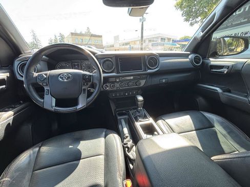 Used 2019 Toyota Tacoma TRD Pro AWD/4WD image 12