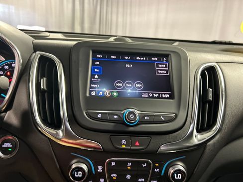 Used 2024 Chevrolet Equinox LT FWD image 17