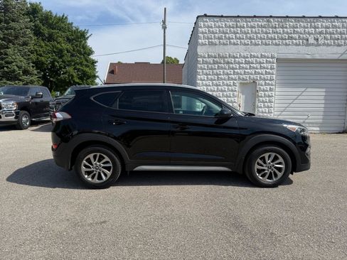 Used 2017 Hyundai Tucson SE w/ SE Popular Package 02 AWD/4WD image 4