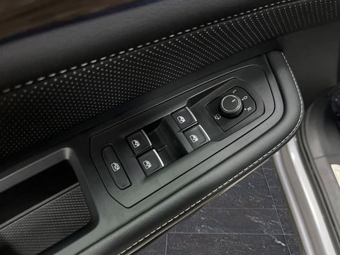 Used 2024 Volkswagen Atlas SEL Premium R-Line image 30