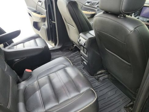 Used 2017 GMC Acadia Denali w/ Technology Package FWD image 13