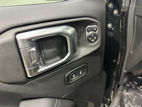 Used 2022 Jeep Wrangler Unlimited Rubicon w/ Xtreme Recon 35" Tire Package image 15