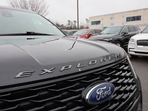 Used 2018 Ford Explorer Sport w/ Equipment Group 401A image 18