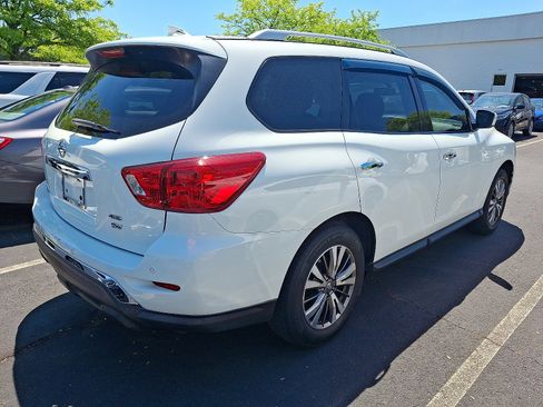 Used 2019 Nissan Pathfinder SV AWD/4WD image 5