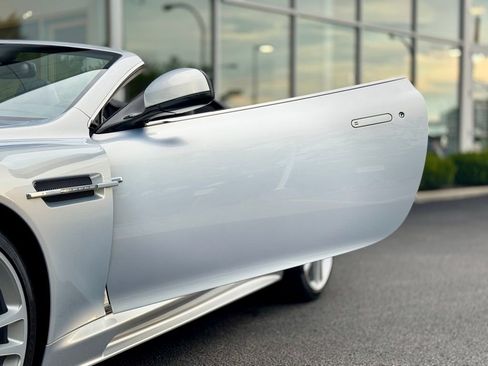 Used 2012 Aston Martin DBS Volante image 32