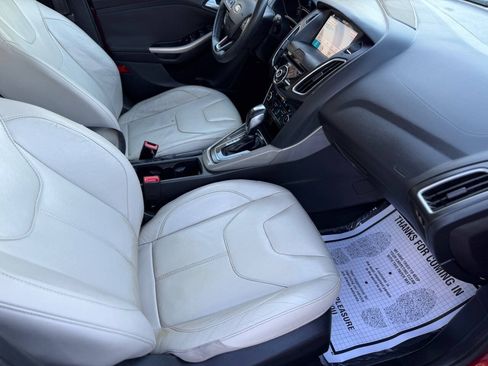 Used 2016 Ford Focus Titanium FWD image 15