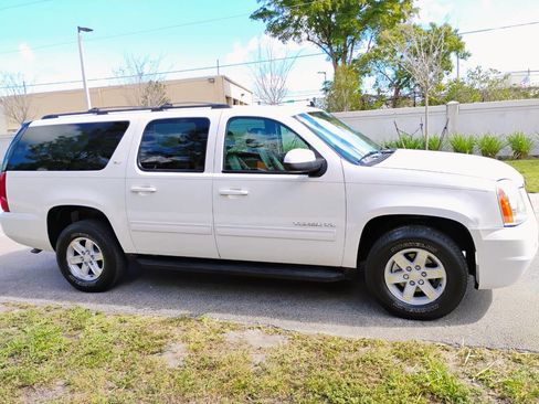 Used 2010 GMC Yukon XL SLT w/ SLT-2 Equipment Package image 6