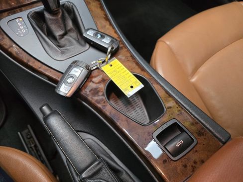 Used 2009 BMW 328i Convertible image 18