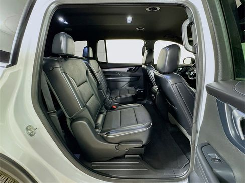 Certified 2025 Buick Enclave Preferred image 27