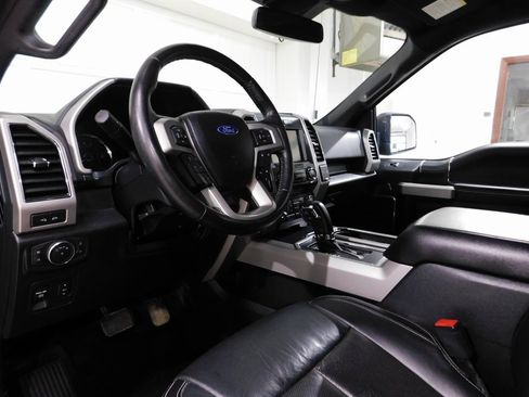 Used 2019 Ford F150 Lariat image 32