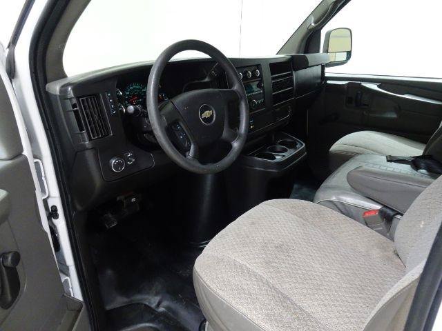Used 2015 Chevrolet Express 3500 RWD image 12