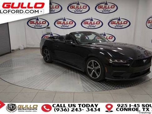 Used 2024 Ford Mustang Convertible image 2