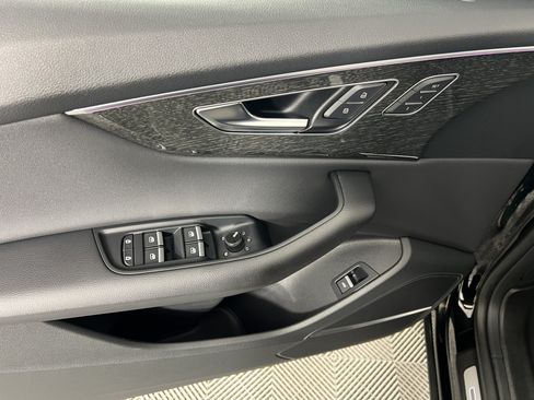 Used 2019 Audi Q8 Prestige w/ Interior Protection Package AWD/4WD image 18