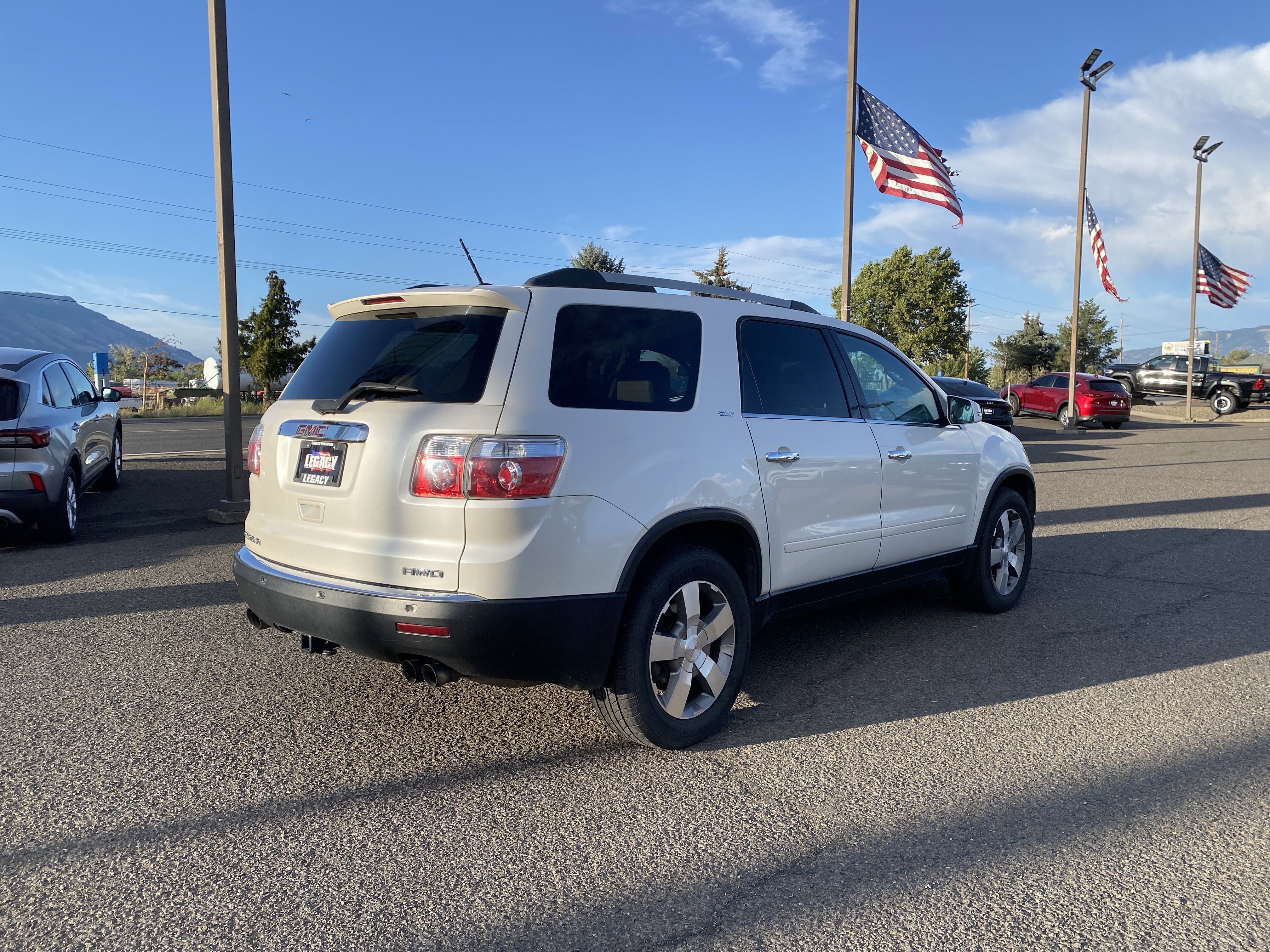 Used 2012 GMC Acadia SLT AWD/4WD image 3