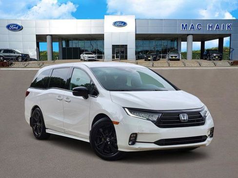 Used 2024 Honda Odyssey Sport image 1