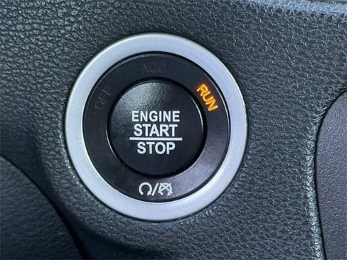 Used 2020 Dodge Charger SXT image 20