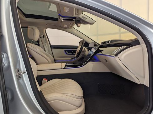 Used 2023 Mercedes-Benz S 500 S 500 image 19