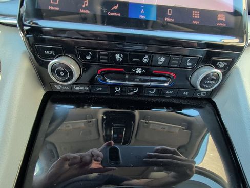 Used 2022 Jeep Grand Cherokee L Overland image 24