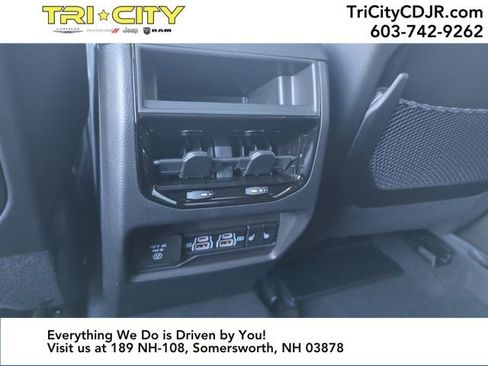 New 2025 Jeep Grand Cherokee Limited image 23