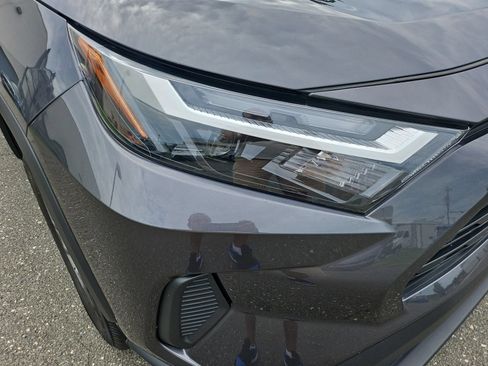 Used 2025 Toyota RAV4 XLE AWD/4WD image 13