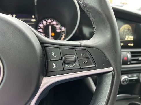 Used 2019 Alfa Romeo Giulia Sprint w/ Cold Weather Package image 13