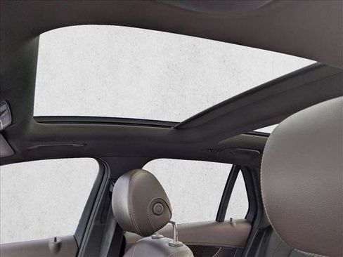 Used 2018 Mercedes-Benz GLC 350e 4MATIC image 16