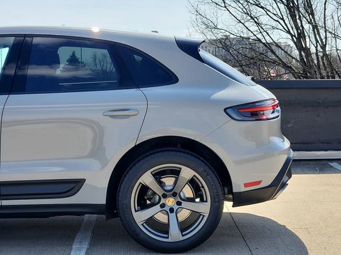 New 2026 Porsche Macan image 7