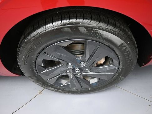Certified 2021 Hyundai Elantra SEL FWD image 15