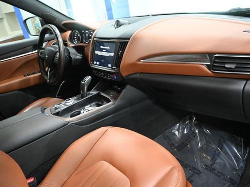 Used 2023 Maserati Levante GT AWD/4WD image 20