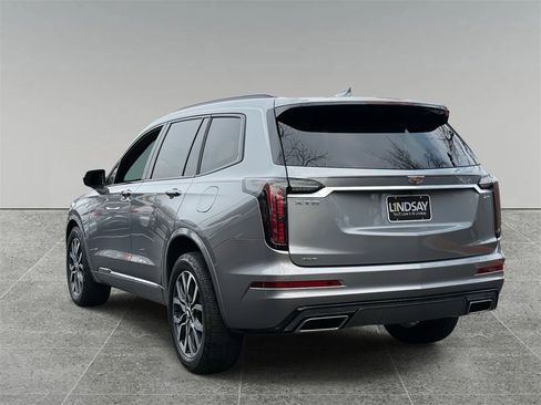 Used 2023 Cadillac XT6 Sport image 12
