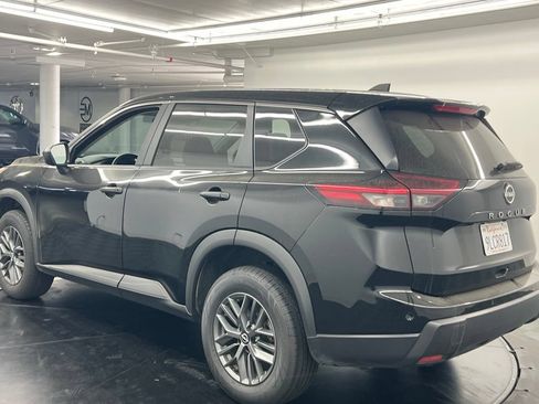 Used 2024 Nissan Rogue S FWD image 4