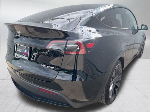 Used 2022 Tesla Model Y Performance AWD/4WD image 9