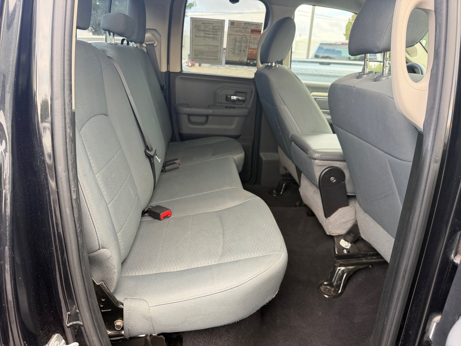 Used 2018 RAM 1500 Classic SLT AWD/4WD image 18