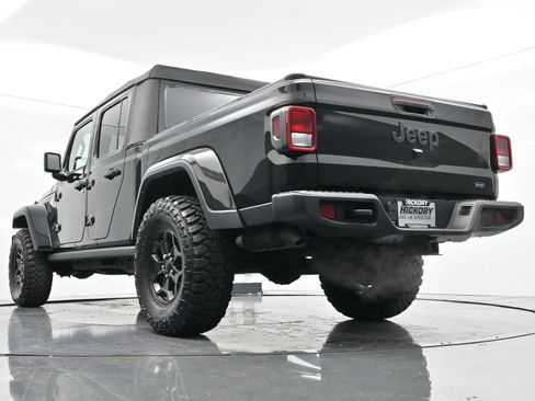 Used 2021 Jeep Gladiator Willys image 46