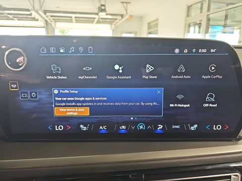 Used 2025 Chevrolet Traverse LT FWD image 29