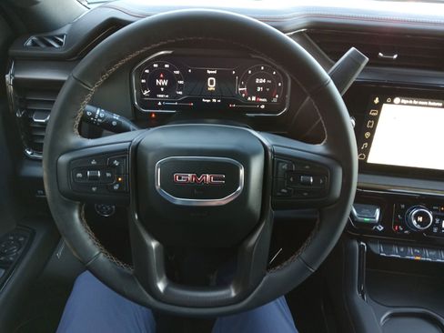 Used 2025 GMC Sierra 2500 AT4 w/ AT4 Premium Plus Package image 15