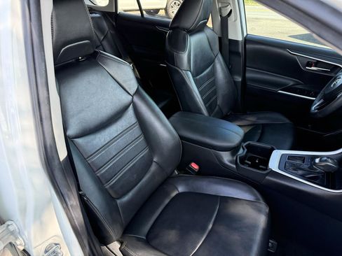 Used 2022 Toyota RAV4 XLE Premium FWD image 21