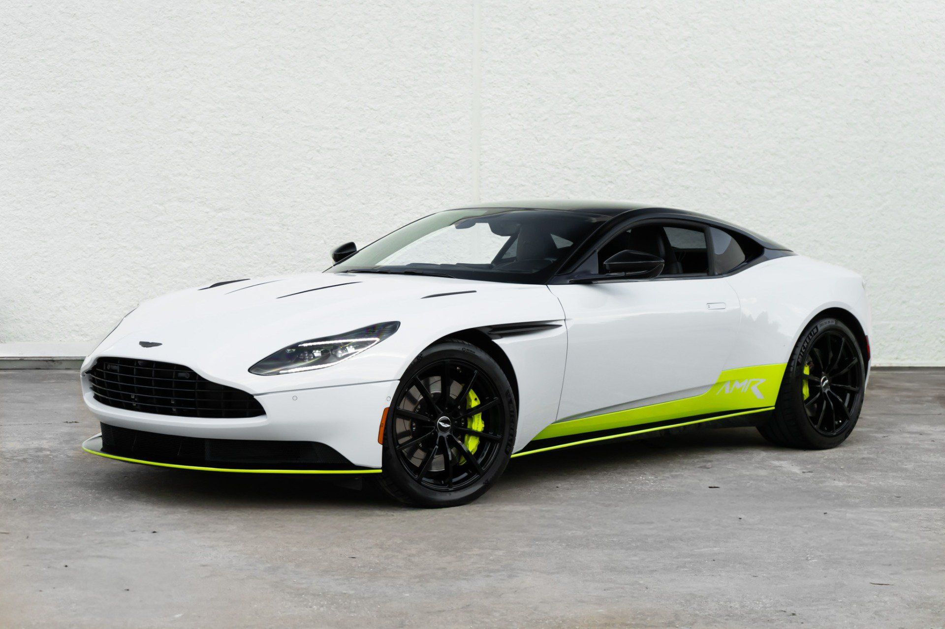 Used 2019 Aston Martin DB11 AMR RWD image 1