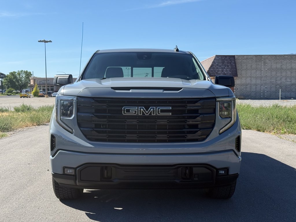 Used 2024 GMC Sierra 1500 Elevation w/ Preferred Package AWD/4WD image 4