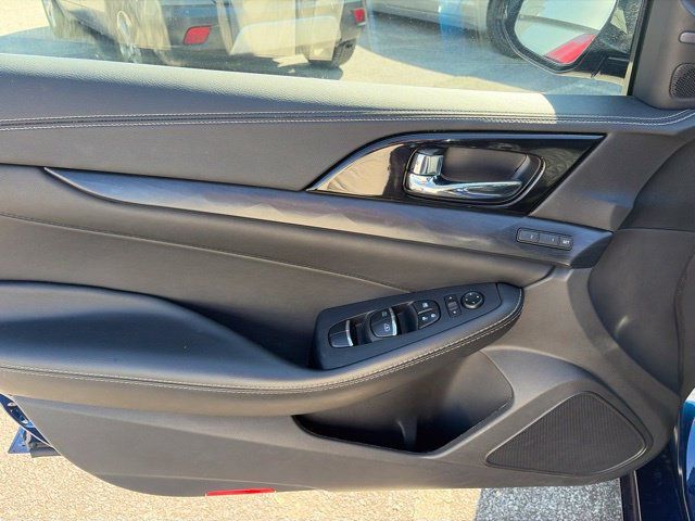 Used 2022 Nissan Maxima Platinum w/ Sport Mat Group FWD image 29