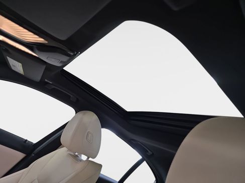 Used 2020 BMW 330i Sedan w/ Convenience Package image 29