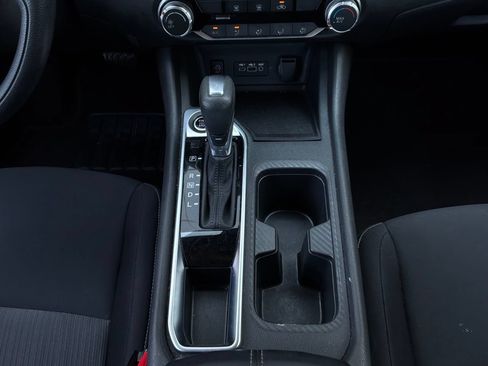 Used 2025 Nissan Sentra SV FWD image 14