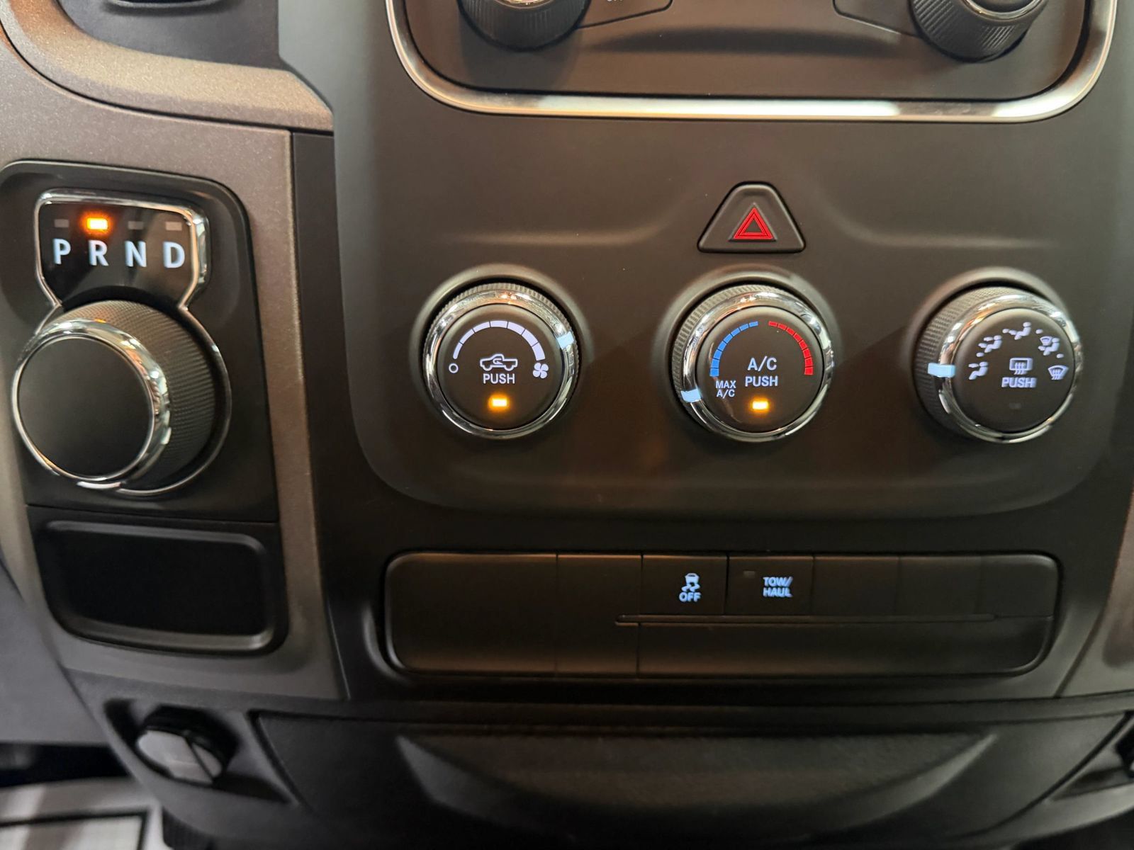 Used 2018 RAM 1500 Express RWD image 36