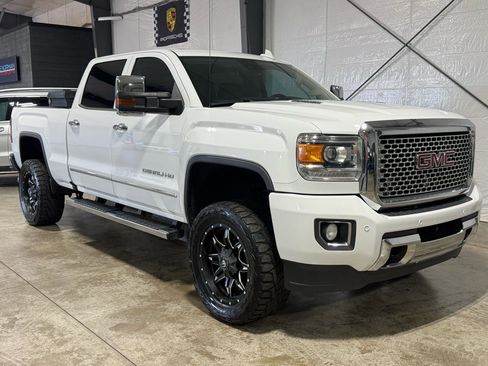 Used 2016 GMC Sierra 2500 Denali w/ Duramax Plus Package image 7