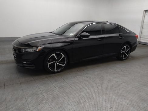 Used 2019 Honda Accord Sport image 2