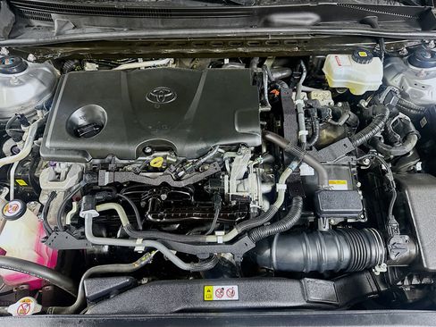 Used 2019 Toyota Avalon Limited image 34