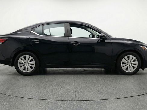 Used 2025 Nissan Sentra S FWD image 11