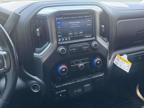Used 2021 Chevrolet Silverado 1500 LT RWD image 30